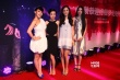 楊冪、郭采潔爭(zhēng)艷首映式紅毯 粉絲狂熱險(xiǎn)釀騷亂