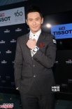 黄晓明避谈女友Angelababy 吴千语否认监视男友