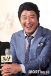 《观相》9月将映 宋康昊演观相家预感影片大卖
