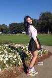 柳巖出游曬性感美照 多款扮嫩造型變身小清新