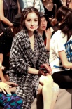 楊冪紐約時裝周首秀獲贊 溫婉優(yōu)雅倍顯東方風(fēng)情