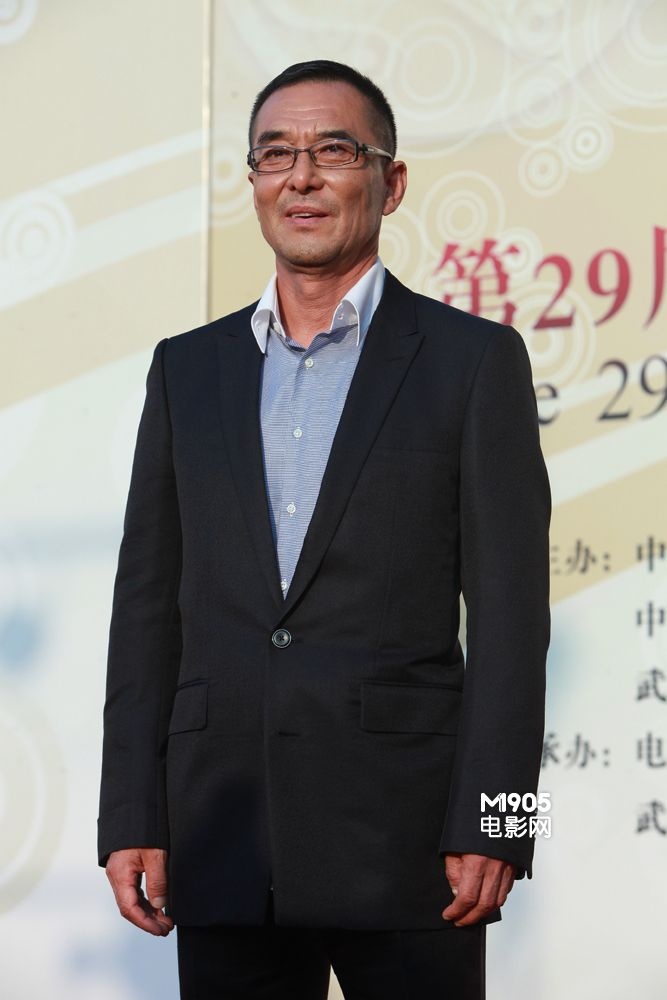 王庆祥入围金鸡百花最佳男配 戴眼镜斯文显亲和