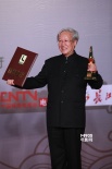 《萬箭穿心》獲中小成本影片 謝飛領(lǐng)獎激動異常