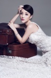 辣妈李小璐婚纱写真曝光 优雅迷人宛如芳华少女
