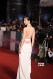 女星爱闪亮：刘嘉玲拒裸露 郭采洁手包抢眼