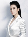 張靜初登時尚雜志封面 濕發(fā)浴袍演繹素色性感