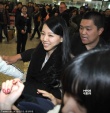 王力宏抵沪与爱妻分别现身 李靓蕾遭媒体狂围堵