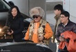 赵本山回京筹备春晚 墨镜潮装雪山帽格外显眼