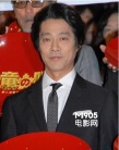 东京大雪交通瘫痪 生田斗真坐电车出席新片首映