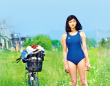 甜蜜的游泳池畔