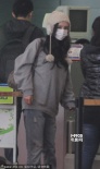 楊冪穿寬松運動裝現(xiàn)身孕味十足 將停工安心養(yǎng)胎