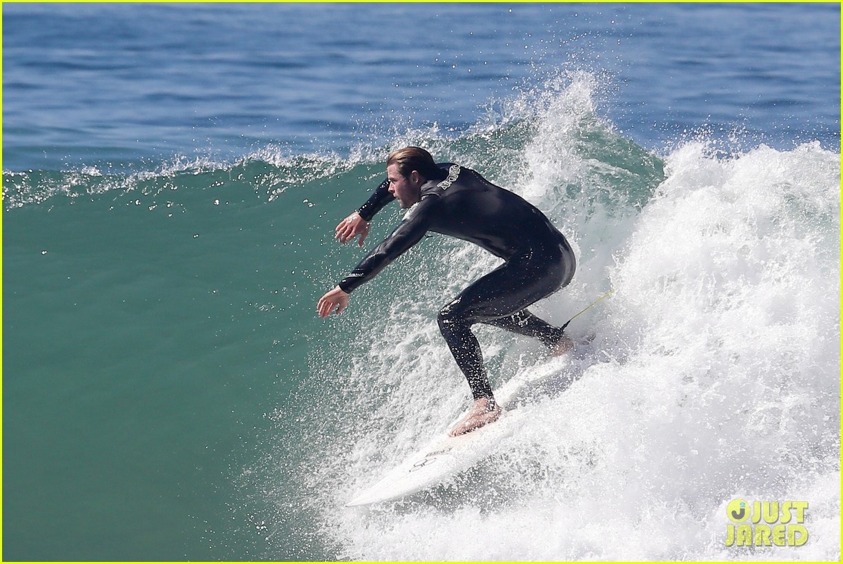 3月9日在加利福利亚, "雷神"克里斯&middot;海姆斯沃斯在海边