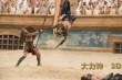 《大力神》曝格斗剧照 还原古希腊震撼角斗场面