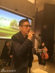 刘烨36岁生日老婆甜蜜陪伴 儿女可爱献唱小燕子