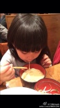 王詩齡吃面萌翻網友 李湘烈焰紅唇出鏡抱愛女