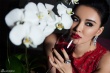莫小棋性感红裙写真 举杯浅酌尽显迷人女神范儿