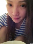 柳巖微博曬呆萌素顏照 網(wǎng)友回應(yīng)：好似李小璐