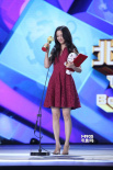 “女神”汤唯获最佳女演员奖 发表感言调皮可爱