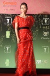 劉濤抹胸碎花紅裙驚艷亮相 高貴優(yōu)雅女人味十足