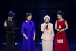 《舞台姐妹》两主演登台 谢芳深情表白电影挚爱
