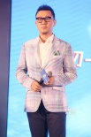 《爸爸的假期》定檔大年初一 張亮將秀八塊腹肌