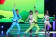 筷子兄弟癫狂献唱《小苹果》 摆腰扭臀嗨翻全场