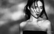 江一燕眼神魅惑拍寫真小露香肩 文藝女星也性感