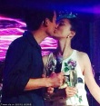 周迅婚后派對踩高跟與老公熱吻 灌香檳證未懷孕