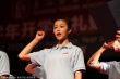 上戏开学典礼表演系女生玩自拍 美女教师抢镜