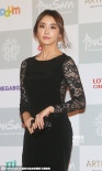 釜山影节红毯群星荟萃 郑柔美黑裙配浓妆显老气