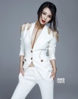 關(guān)悅登時尚雜志制服誘惑 紅唇冷艷拒當(dāng)“女神”