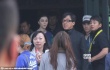 成龙参加活动似有心事 与范冰冰同场全程零交流