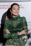 鞏俐亮相《歸來》巴黎首映 穿透視裙對鏡送飛吻