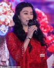 范冰冰光脚秒撕李晨 被“嫌太胖”现场测体重