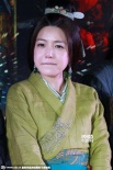 陳妍希再演古裝戲獲陸毅護花 雙手捂胸風(fēng)中抖