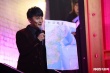 “阿拉蕾”冯雪可爱亮相 “抱便便上台”装冰棍