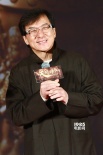 成龙献唱《天将雄师》 筷子兄弟现场改编成神曲