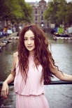 姚笛写真尽显妩媚风情 游走异国感受别样味道