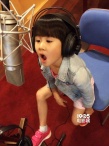 《蠟筆總動(dòng)員》曝光驚喜“彩蛋” 貝兒講故事