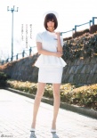 九头身名模菜菜绪着护士制服拍写真 秀性感美腿