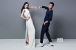 郭碧婷李晨封面大片 脸印性感大红唇浪漫撕名牌