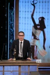 李光耀憑《暴瘋語》獲最佳新晉導演 登臺發(fā)表感言