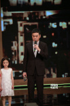 刘青云夺最佳男主登台领奖 发表感言难掩激动