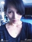 鄧超曬親密照為姐姐慶生 網(wǎng)友：逗比男神正常了