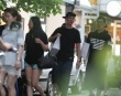 拍到了！柯震東與李毓芬逛街親密依偎宛如情侶