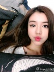 拍到了！柯震東與李毓芬逛街親密依偎宛如情侶