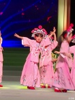 陸毅狂曬愛女京劇扮相 貝兒著粉色戲服驚艷登臺(tái)