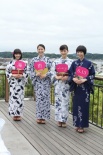 《海街日记》主创重返拍摄地 四主演着浴衣美艳
