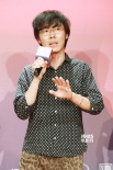 《摇滚英雄》主演拍戏被砸伤 崔健免费提供配乐