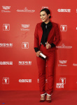 金爵奖评审集体亮相 郝蕾首任评委红西装显干练